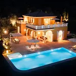 Kronos Estate Lefkada - 5 Star Luxury ヴィラ ミクロス・ギアロス